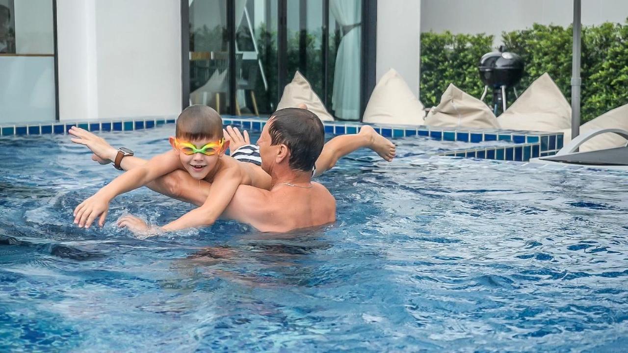 Happy Family Villa Phuket Buitenkant foto
